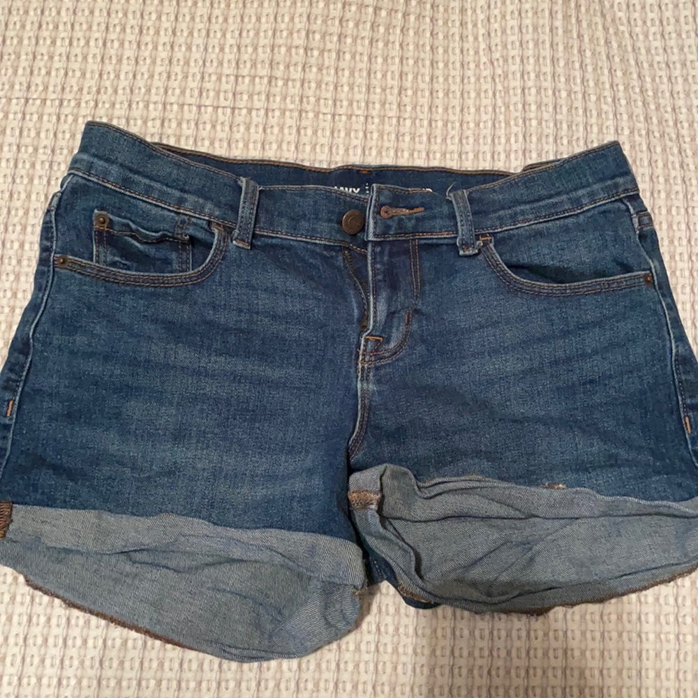 Old navy women’s boyfriend fit shorts